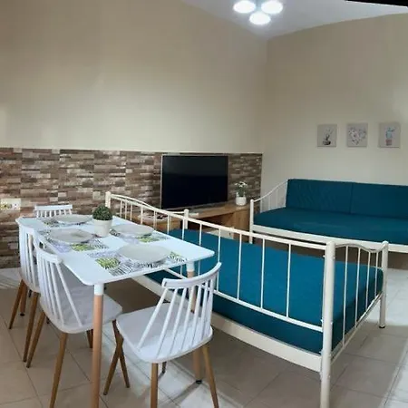Апартамент Anna's House